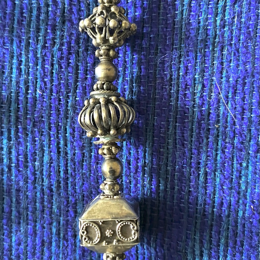 Elegant silver Balinese bead necklace